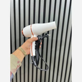 سشوار حرفه ای براون مدل BR-1468 اگر به دنبال یک سشوار قدرتمند و بادوام برای استفاده شخصی یا سالنی هستید این مدل به