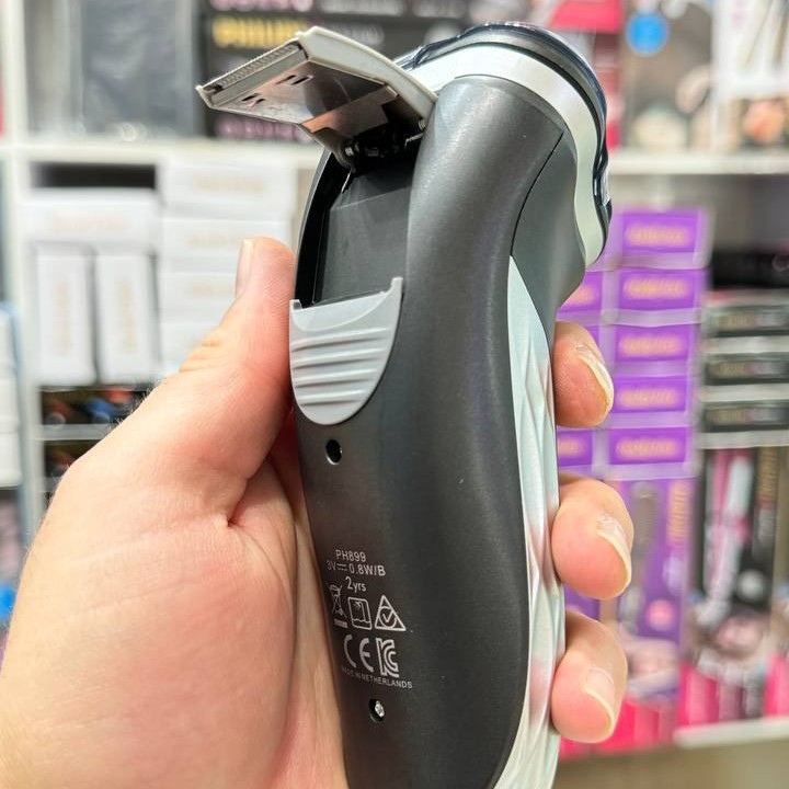 ریش تراش سه تیغ فیلیپس philips مدل AT899.