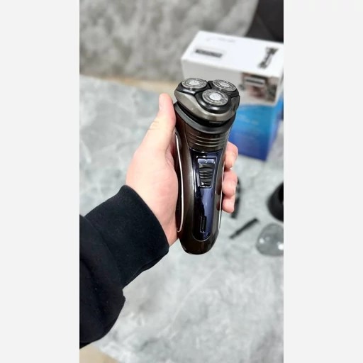 سه تیغ و ریش تراش دارای خط زن