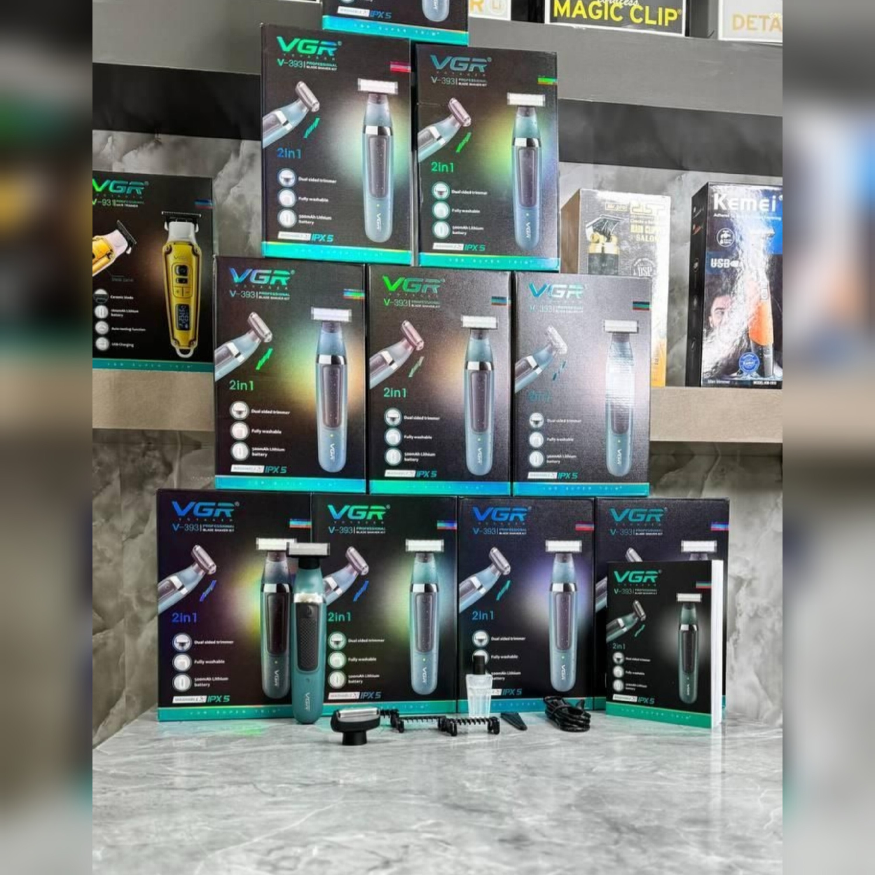 ماشین اصلاح دو کاره وی جی ار مدل VGR 393