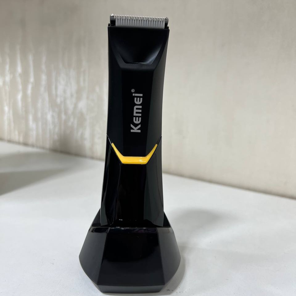 ماشین اصلاح مخصوص بدن و صورت kemei3208 با قابلیت اصلاح تمام نقاط بدن به علاوه خط زنی سر و صورت