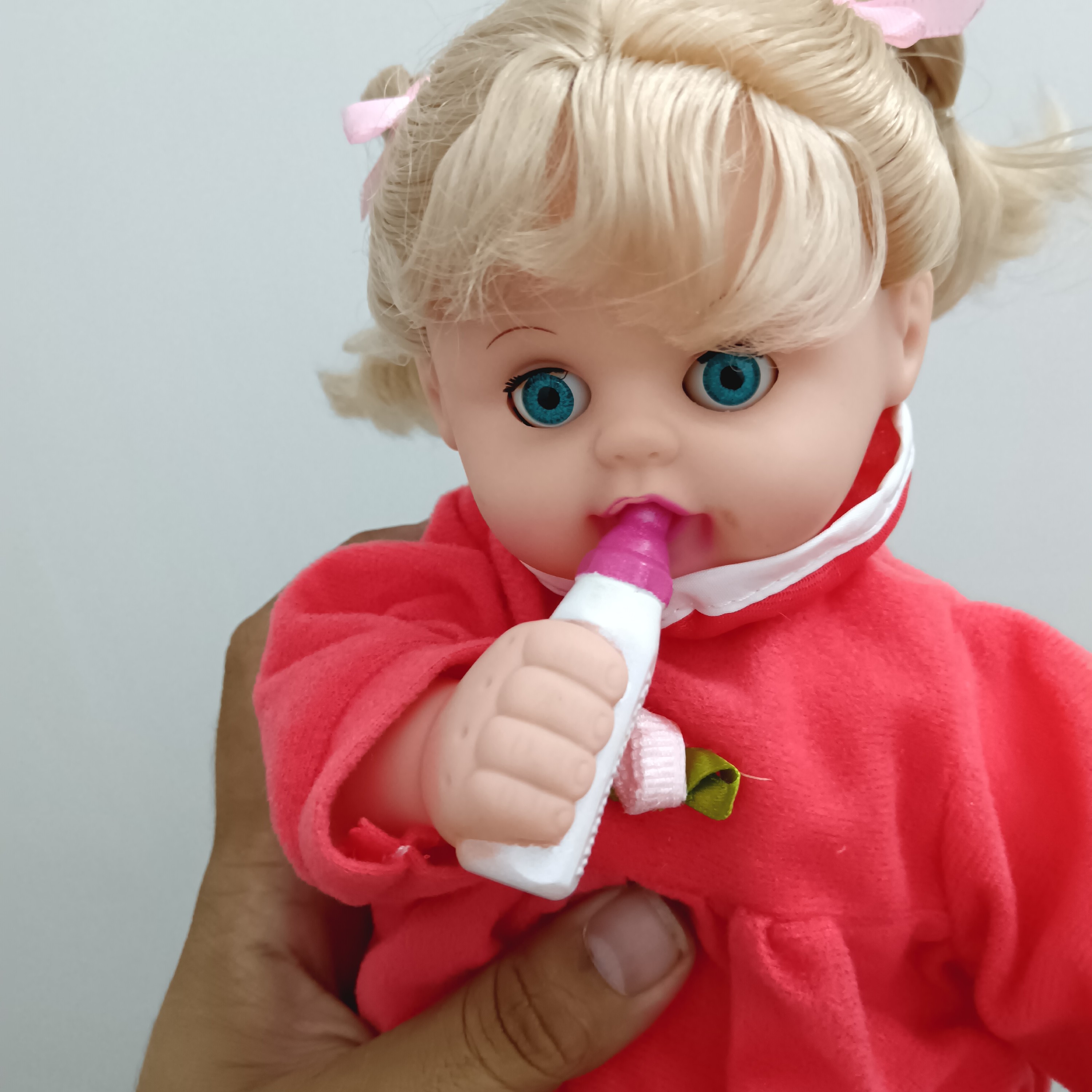 عروسک موزیکال و چراغدار بهمراه شیشه شیر عروسک چشم متحرک با شیشه شیر موزیکال خارجی عروسک آوازخوان آهنگ رمضان گناباد شاپ