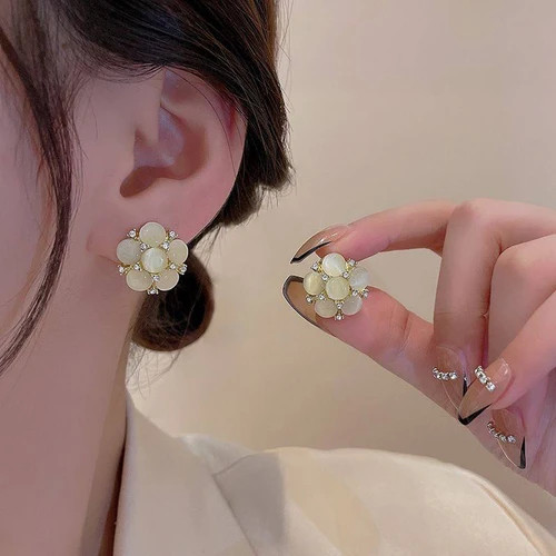 گوشواره گل نگینی جواهری پینترستی