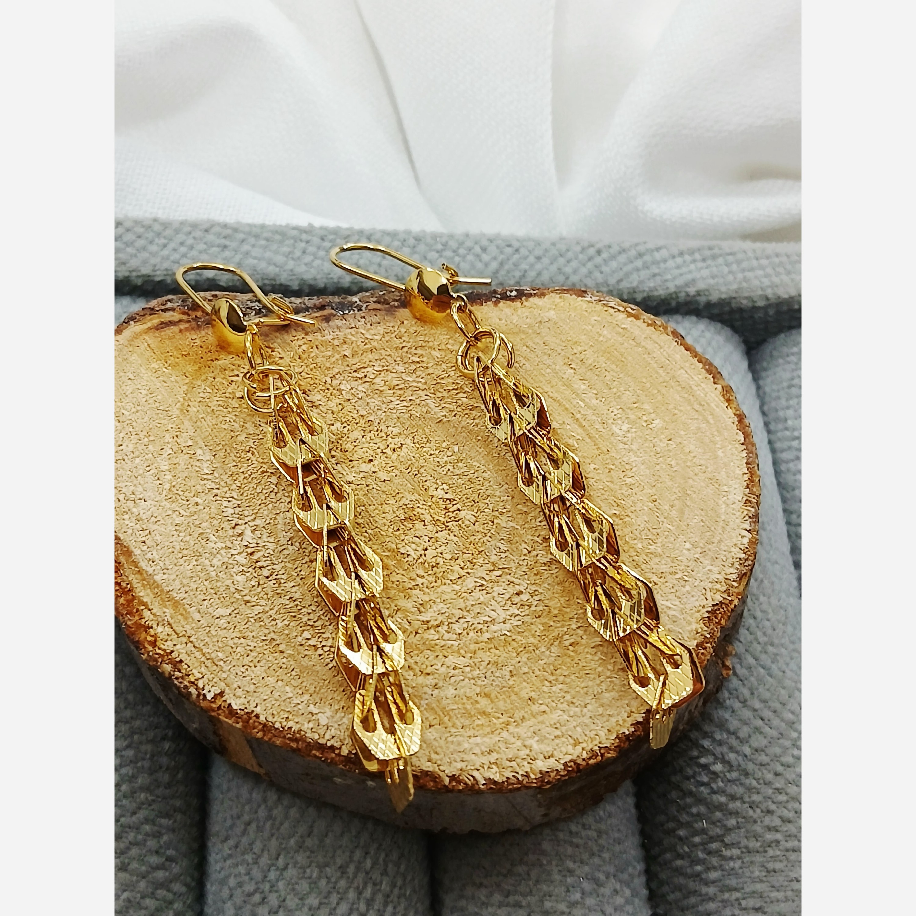 گوشواره طرح طلا مناسب روز مادر تافته بیروتی
