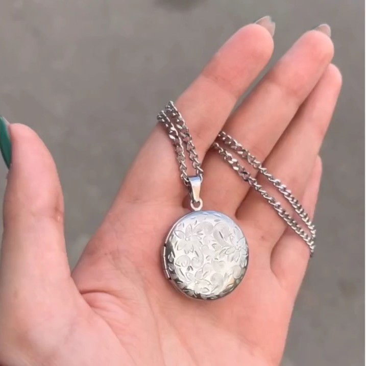لاکت با حک دلخواه عکس و متن ساده و طرحدار جنس استیل رنگ ثابت با زنجیر
