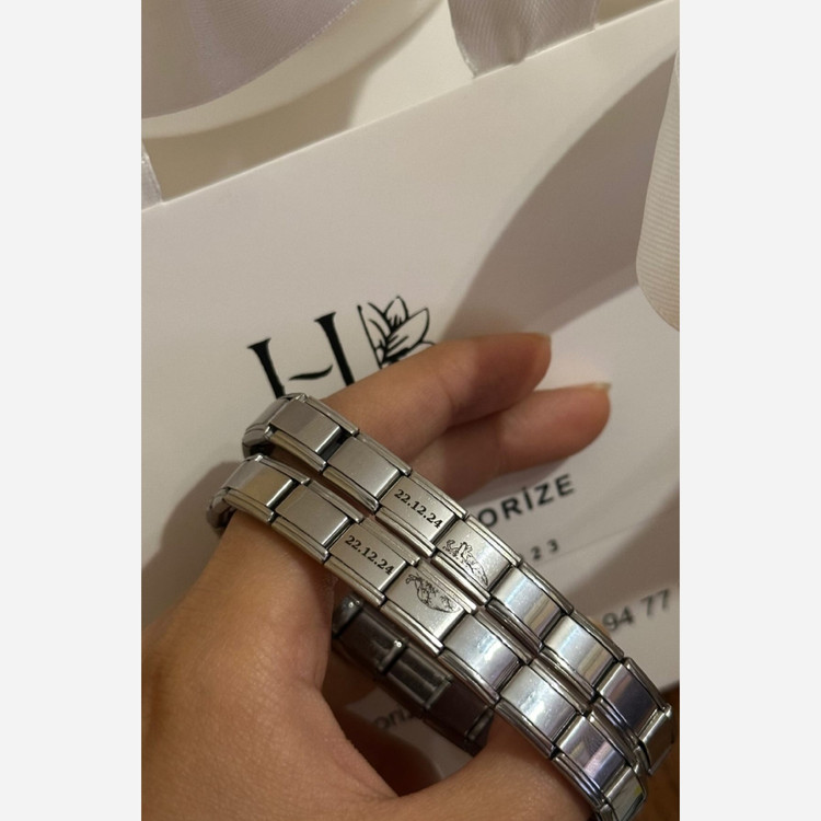 دستبند مردانه و زنانه چارم با حک دلخواه جنس استیل رنگ ثابت