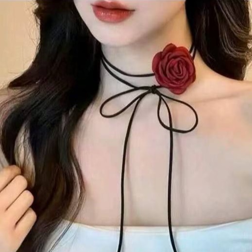 گردنبند چوکر گل رز قرمز پینترستی