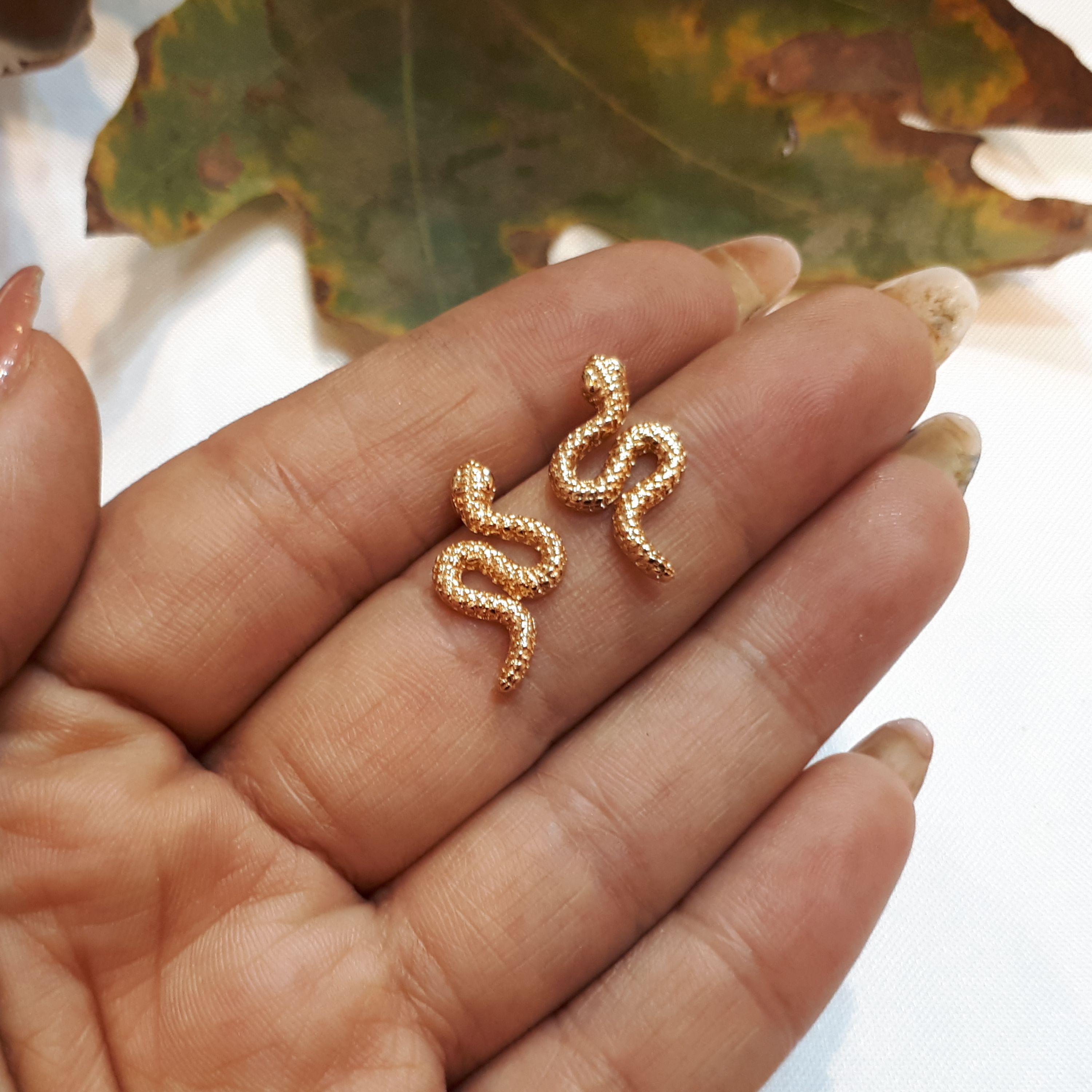 گوشواره میخی ژوپینگ طرح مار