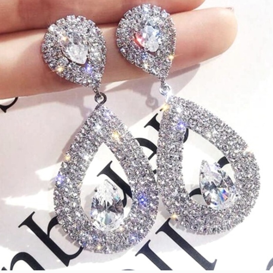 گوشواره اشکی ..