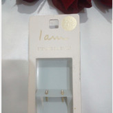 گوشواره میخی نگینی نقره با حک عیار 925از برند Iam