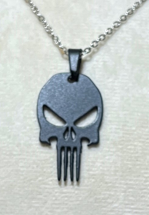 گردنبند پانیشر Punisher مشکی مات و نقرهای