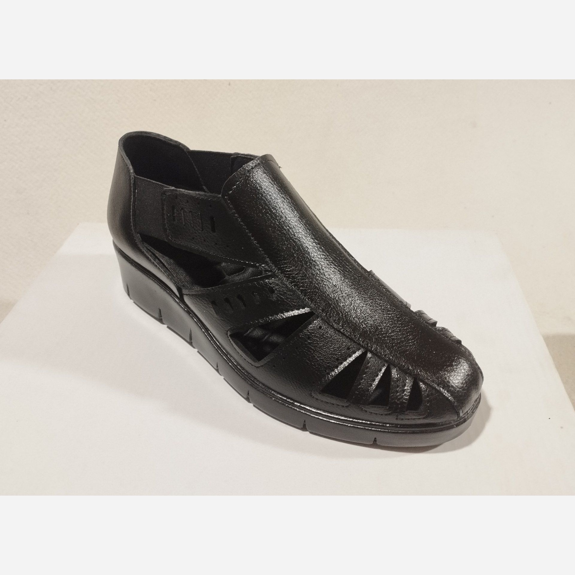 کفش طبی تابستانی
