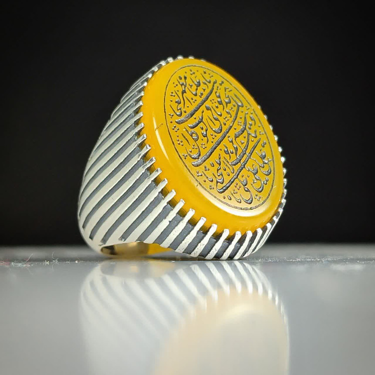 انگشتر عقیق زرد حکاکی نادعلی رکاب شیاری رکاب آلیاژی باکیفیت کد 3651