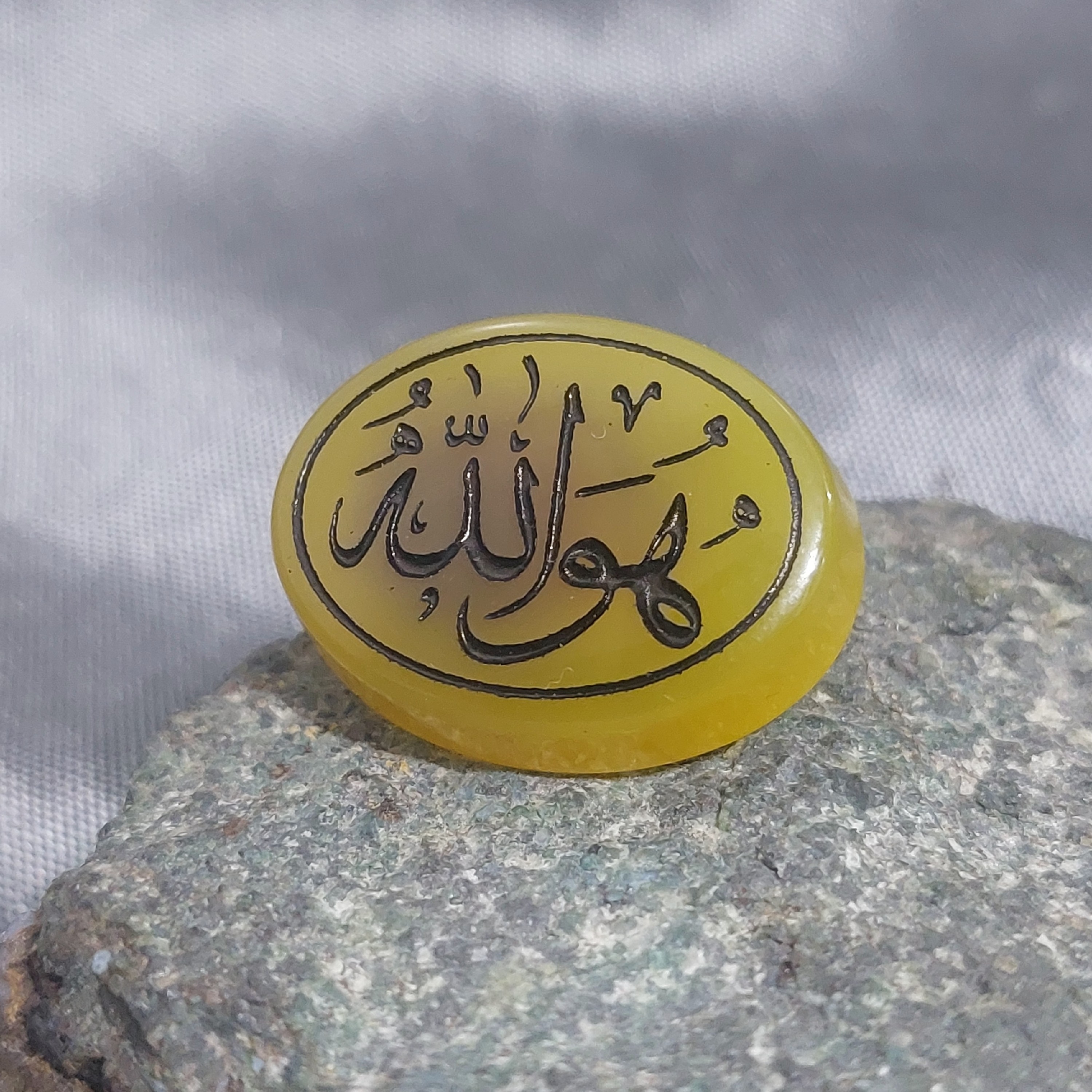 نگین عقیق زرد اصل حکاکی هو الله