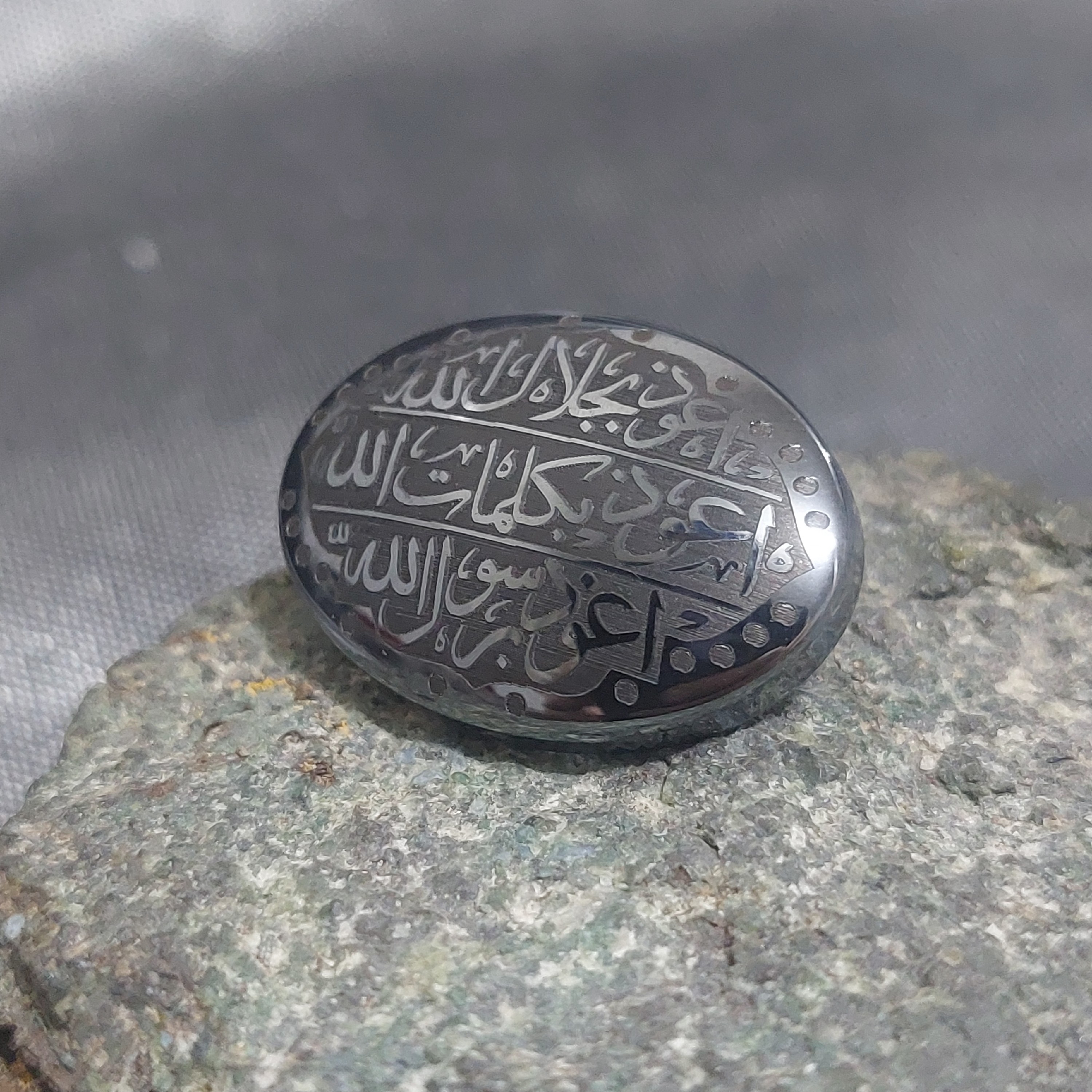نگین حدید مشکی براق اصل هفت جلاله و اعددت لکل